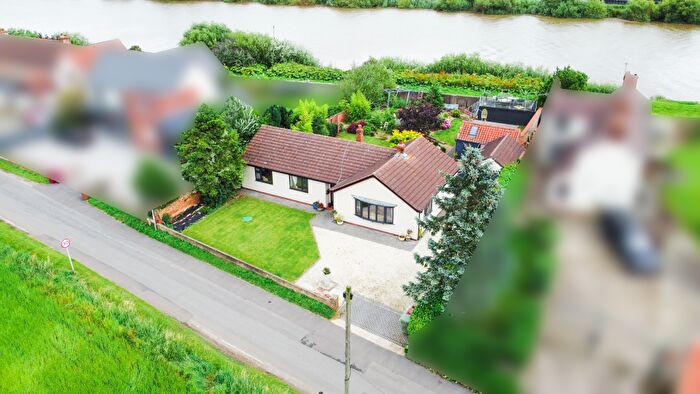 3 Bedroom Bungalow For Sale In South Street, Owston Ferry, Doncaster, DN9