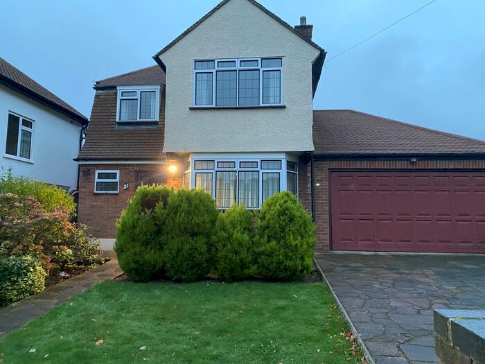 3 Bedroom Detached House To Rent In Court Drive, Hillingdon, Uxbridge UB10