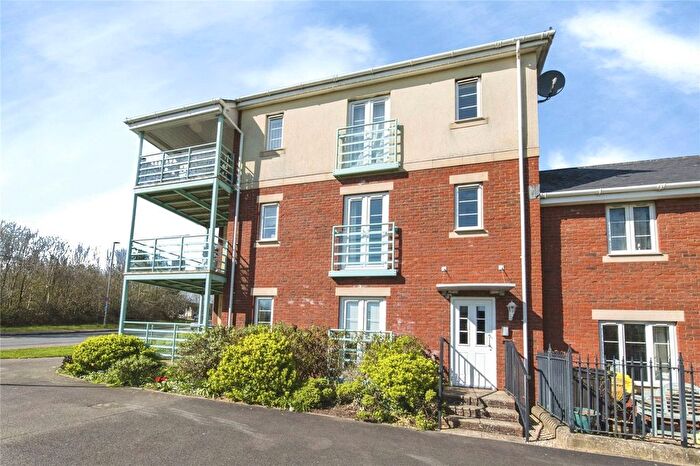2 Bedroom Flat For Sale In Russell Walk, Exeter, Devon, EX2