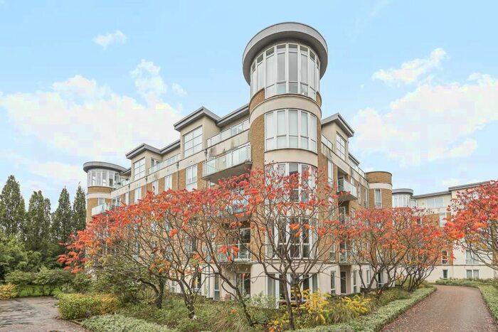 2 Bedroom Flat To Rent In Kew Riverside, Richmond, TW9