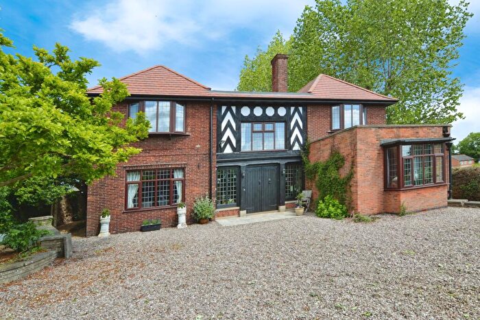 4 Bedroom Detached House For Sale In Orchard Road, Nottingham, NG17