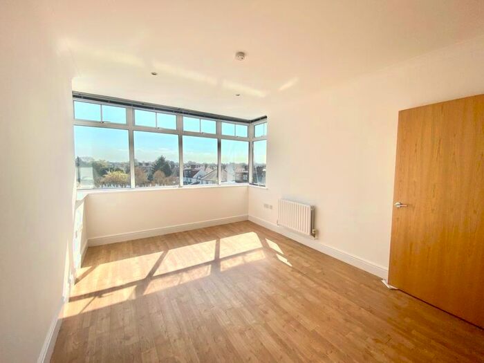 1 Bedroom Flat To Rent In Michell House, Heath Road TW1