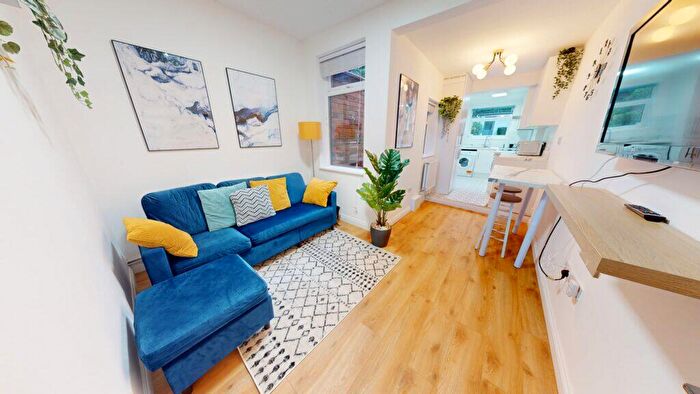 4 Bedroom House To Rent In Winnie Road, Selly Oak, Birmingham, B29