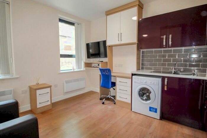 Studio To Rent In Lofthouse Place, Leeds, LS2