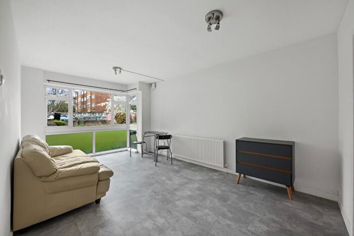 1 Bedroom Flat To Rent In Winston Court, Widmore Road, Bromley., BR1