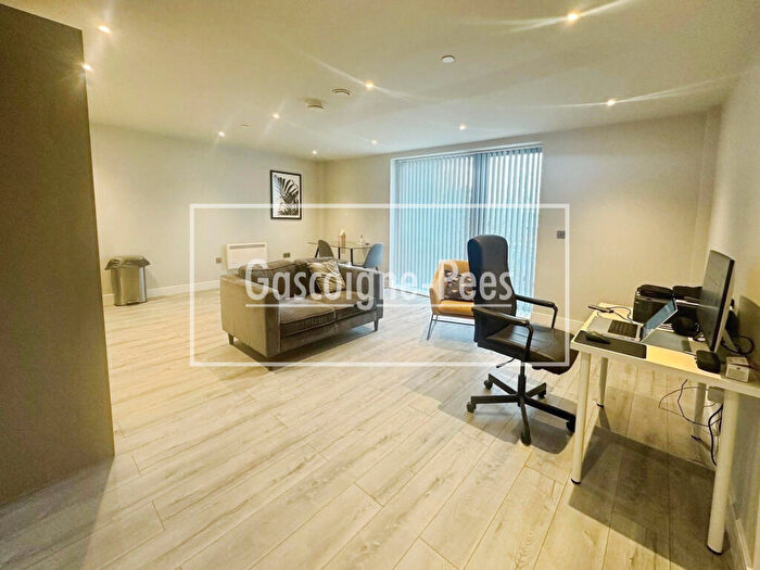 1 Bedroom Flat To Rent In Petersfield Avenue, SL2