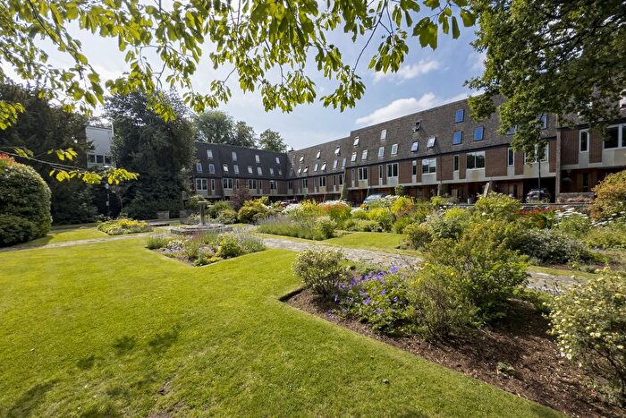 4 Bedroom Town House For Sale In Woodhall Road, Townhouse No, Edinburgh, EH13