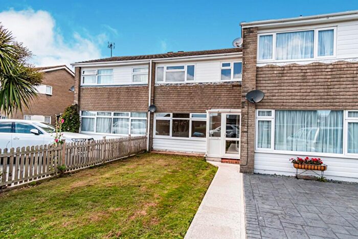 3 Bedroom Terraced House To Rent In Greenacres Ring, BN16