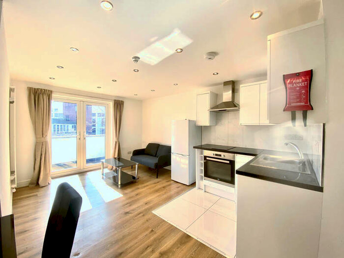 Flat To Rent In Cromwell Road, Kensington, London SW5