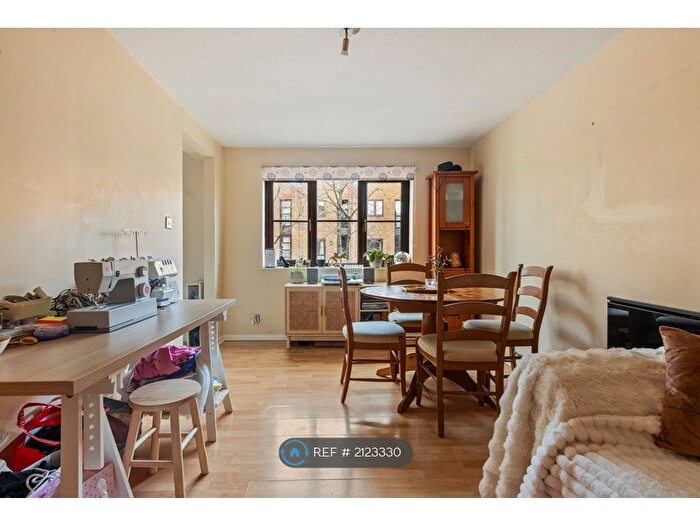 1 Bedroom Flat To Rent In Brunswick Quay, London, SE16