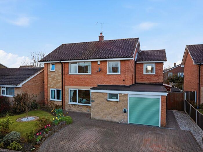 4 Bedroom Detached House For Sale In Oak Close, Worksop, S80