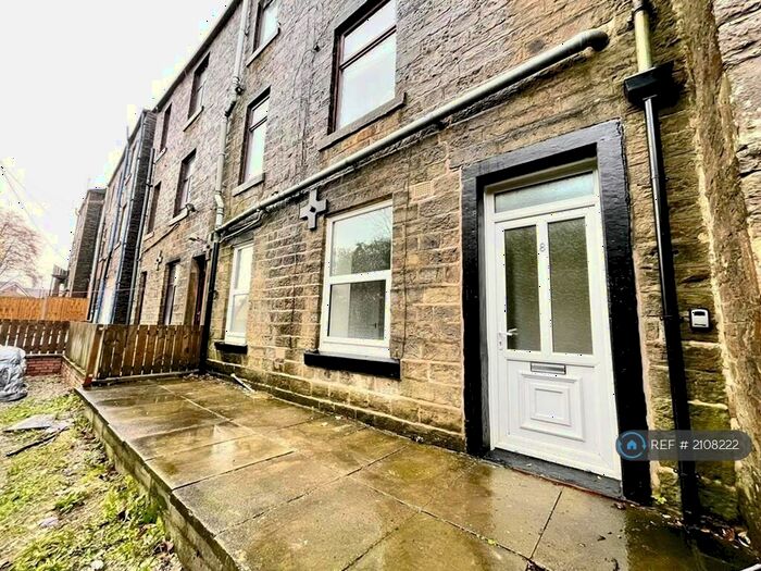 1 Bedroom Flat To Rent In Milner Street, Whitworth, Rochdale, OL12