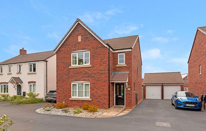 3 Bedroom Detached House For Sale In Jeacock Grove, Pershore, WR10