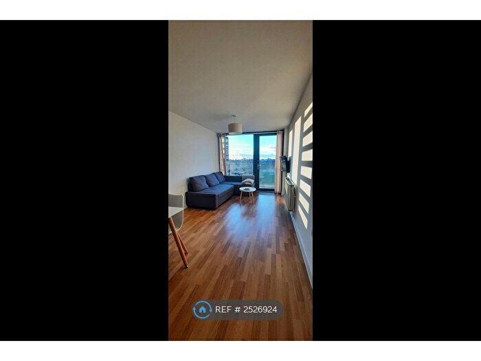 1 Bedroom Flat To Rent In Cranston Court, London, W12