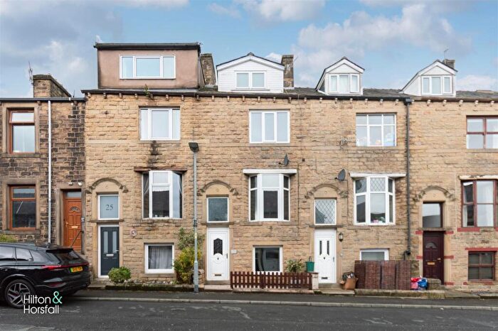 3 Bedroom Terraced House For Sale In York Street, Barnoldswick, BB18