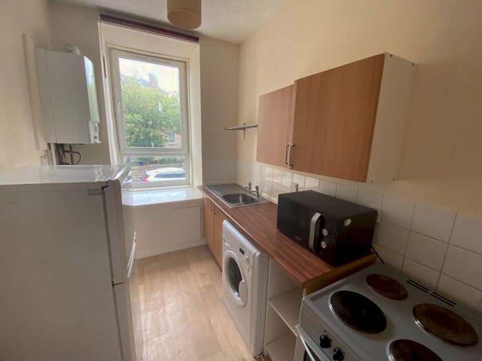 2 Bedroom Flat To Rent In Crescent Street, Dundee, DD4