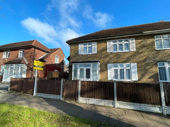 4 Bedroom Semi-Detached House To Rent In Manford Way, Chigwell, Essex, IG7