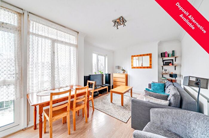 3 Bedroom Flat To Rent In Princes Way, London, SW19