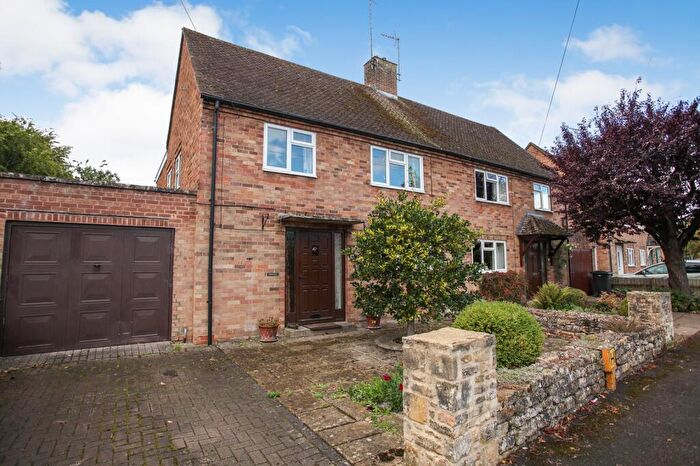 4 Bedroom Semi-Detached House For Sale In Grays Lane, Moreton-in-Marsh, Gloucestershire., GL56
