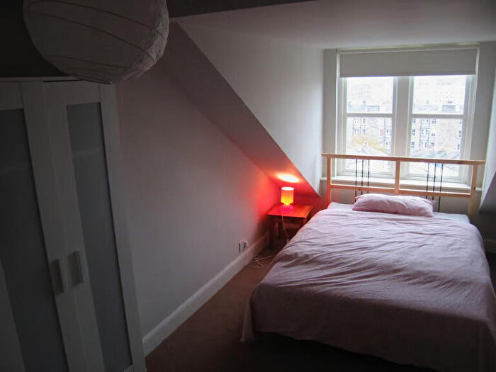 4 Bedroom Flat To Rent In T East Claremont Street, Edinburgh, EH7