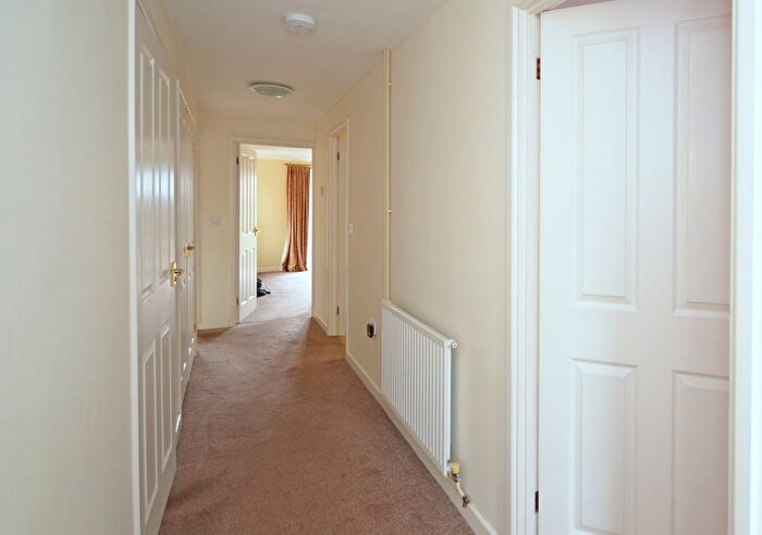 2 Bedroom Detached Bungalow For Sale In High Street, Earls Barton, Northamptonshire, NN6