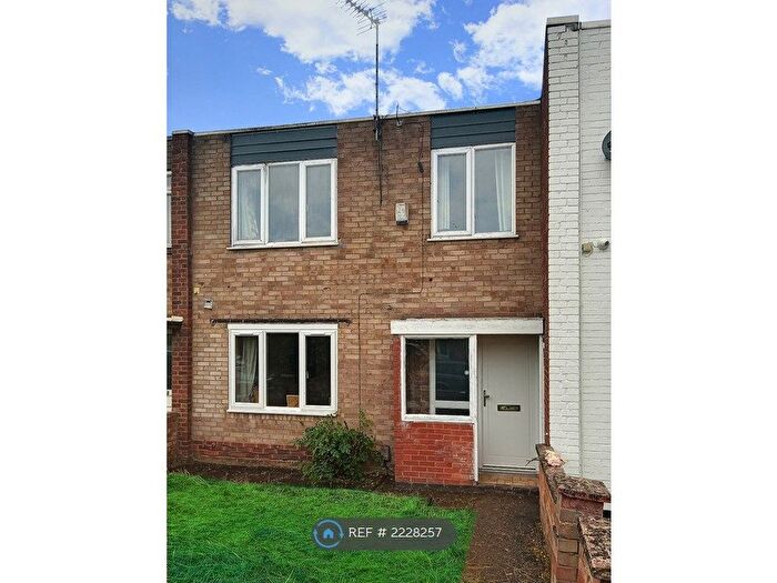 4 Bedroom Terraced House To Rent In Swinburne Road, Wellingborough, NN8