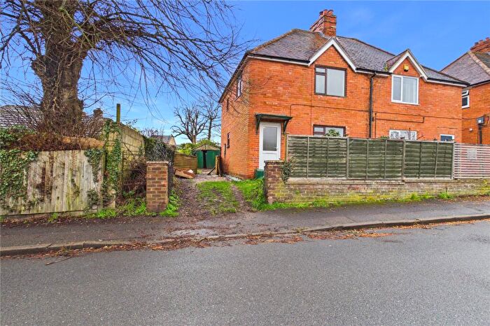 3 Bedroom Semi Detached House For Sale In Stoney Lane, Newbury, Berkshire, RG14