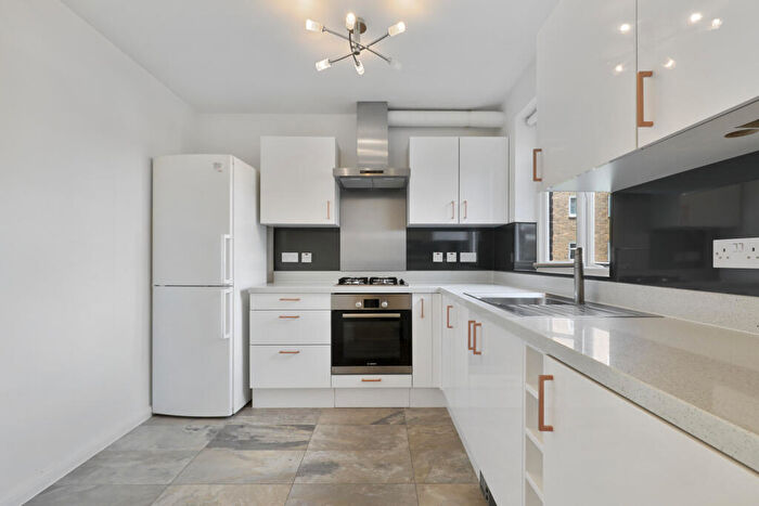 2 Bedroom Flat To Rent In Newly Refurbished - Beverley Hyrst, Croydon, CR0