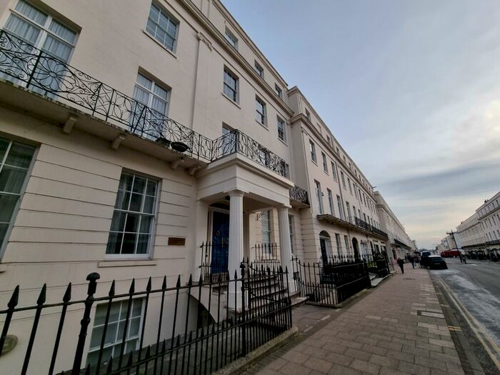 2 Bedroom Apartment To Rent In William House, Parade, Leamington Spa, CV32