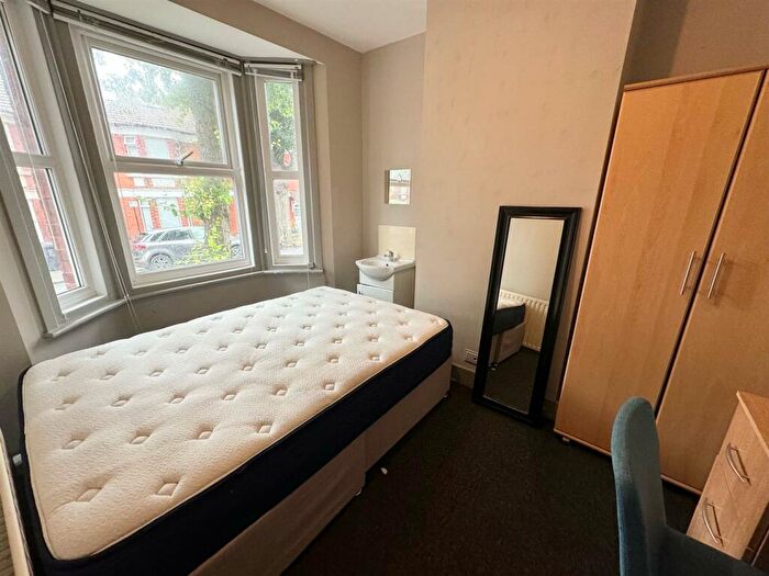 4 Bedroom Terraced House To Rent In Riley Road, Brighton, BN2