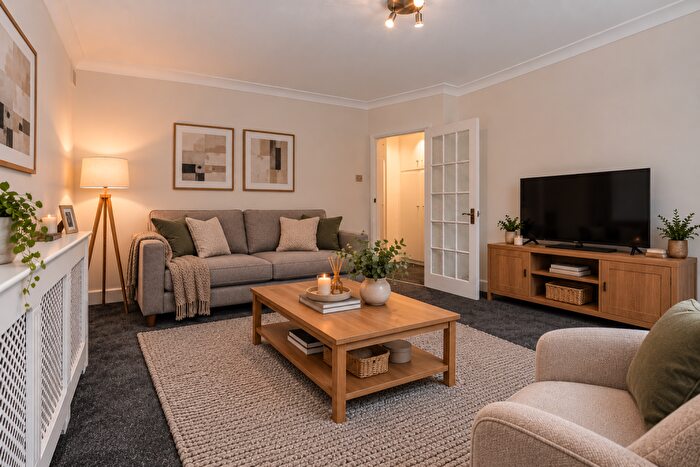 1 Bedroom Flat For Sale In Ash Court, Leighton Grove, NW5