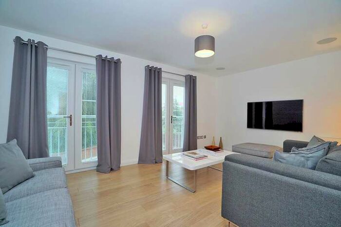 4 Bedroom Terraced House To Rent In Queens Crescent, Aberdeen, AB15