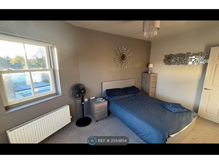 1 Bedroom Flat To Rent In Sutton Road, Watford, WD17