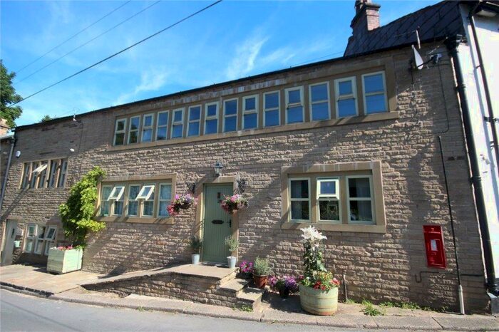 2 Bedroom Flat For Sale In Upper Flat Lane Bottom, Newhey, Rochdale, Greater Manchester, OL16