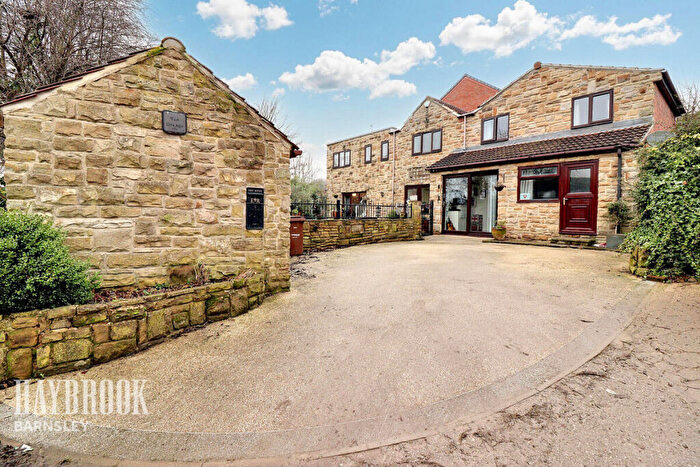 7 Bedroom Detached House For Sale In Main Street, South Hiendley, S72