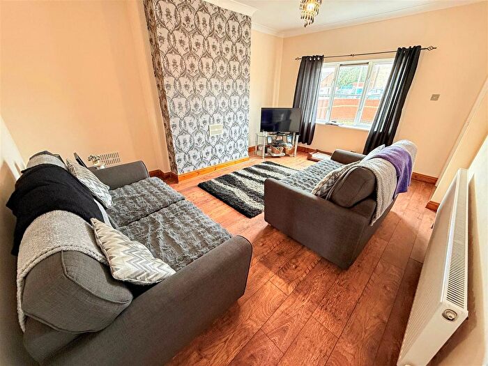 3 Bedroom End Terrace House For Sale In Emerson Avenue, Stainforth, Doncaster, DN7