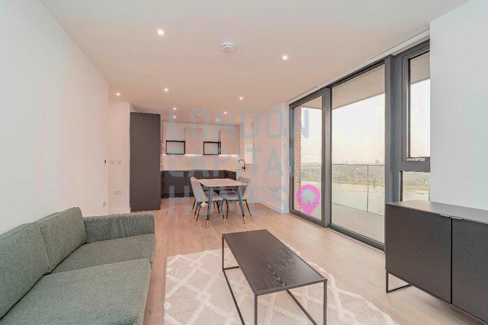 2 Bedroom Flat To Rent In Willowbrook House, Woodberry Down, London, N4