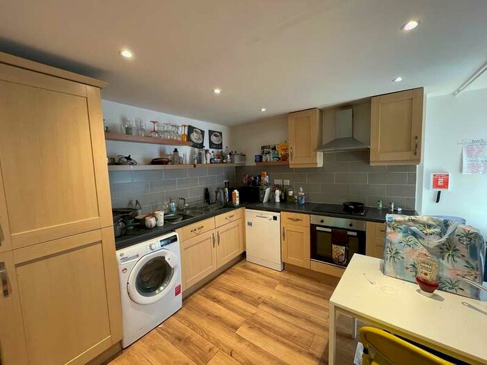 5 Bedroom Terraced House To Rent In Bingley Court, Canterbury City, Canterbury City Centre, CT1