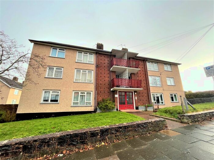 2 Bedroom Flat To Rent In Salters Road, Exeter, EX2