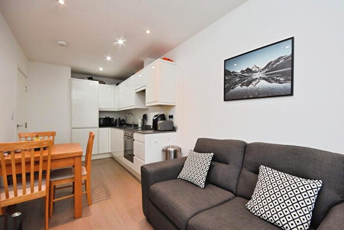 1 Bedroom Flat For Sale In Hubert Road, Brentwood, CM14