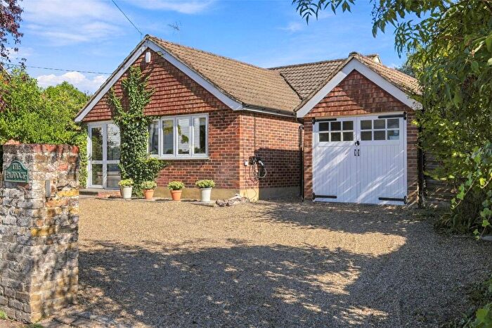 3 Bedroom Bungalow For Sale In The Street, Horton Kirby, Dartford, Kent, DA4