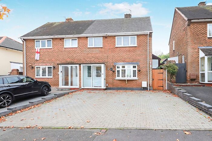 3 Bedroom Detached House For Sale In Wildtree Avenue, Wolverhampton, WV10