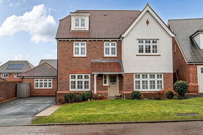 6 Bedroom Detached House For Sale In Engine Close, Bromsgrove, B60