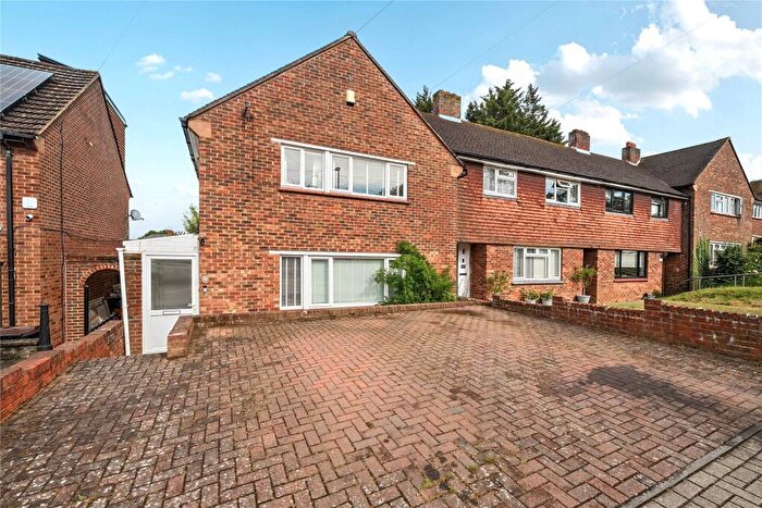 3 Bedroom End Of Terrace House For Sale In Foxbury Drive, Orpington, BR6