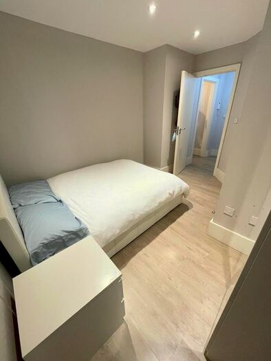 Studio To Rent In Finchley Road, London, NW3