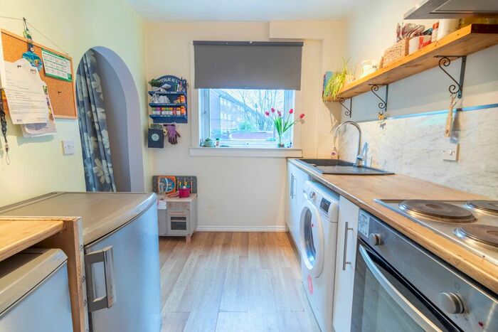 2 Bedroom Terraced House For Sale In Craigard Road, Dundee, DD2
