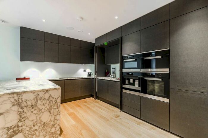 3 Bedroom Flat To Rent In Chelsea Creek, Chelsea Creek, London, SW6