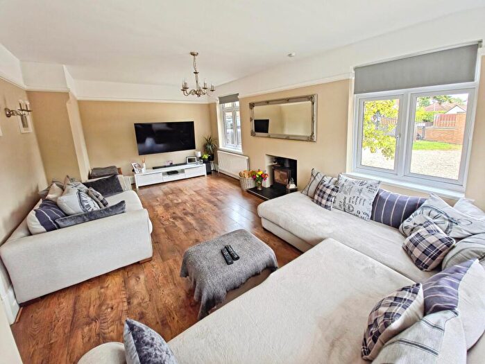 4 Bedroom Detached House For Sale In Main Road, Northampton, NN5