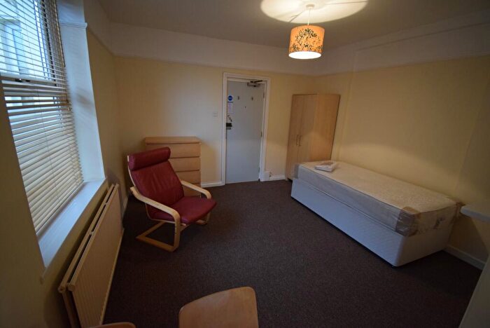 Studio To Rent In Pencisely Road, Cardiff, CF5