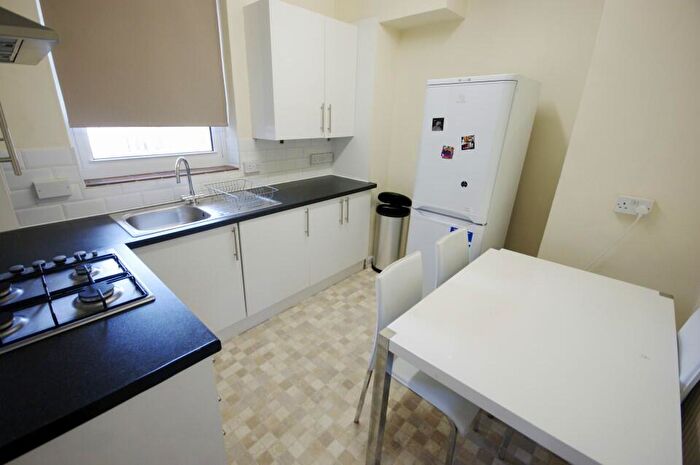 3 Bedroom Apartment To Rent In Camden Park Road, Camden, NW1